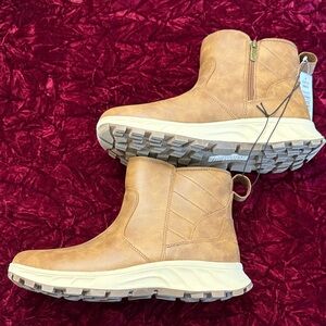 Khombu Light Brown Ankle Boots